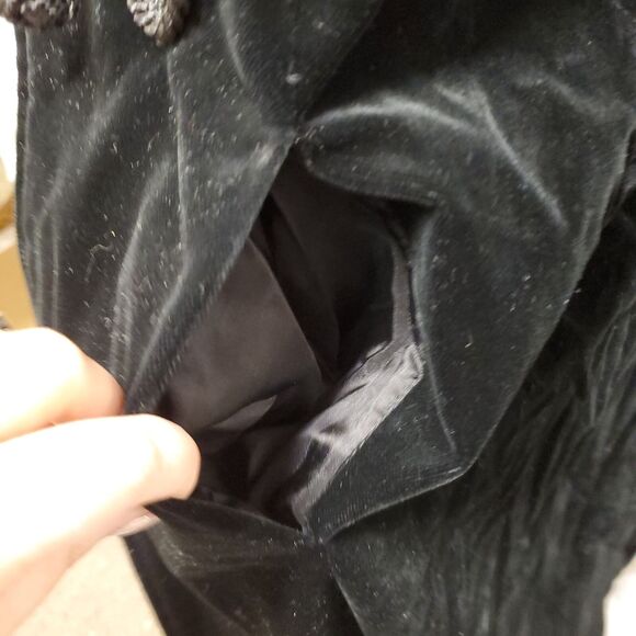 JS Signature Women's Long Black Velvet Coat, Size M - Picture 3 of 5